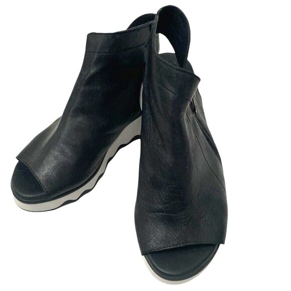 Paula Urban Simon Maturana Peep Toe Leather Wedge Sandals - Size 37/6.5 U.S. - Picture 1 of 6
